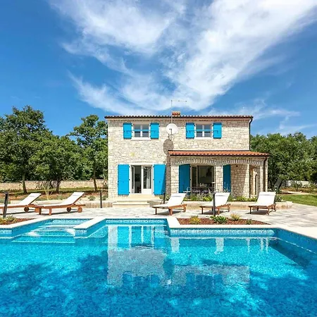 Holiday home Irena Funtana *
